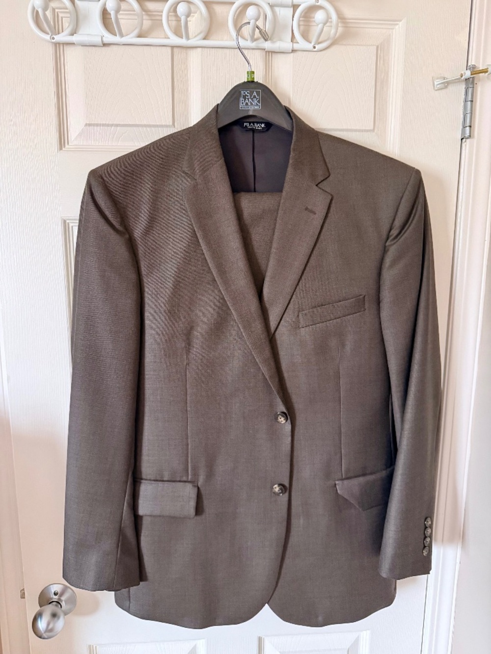 Jos. A. Bank Tailored Fit Two-Piece Suit – Brown – Men’s 44R Jacket / 36” W
